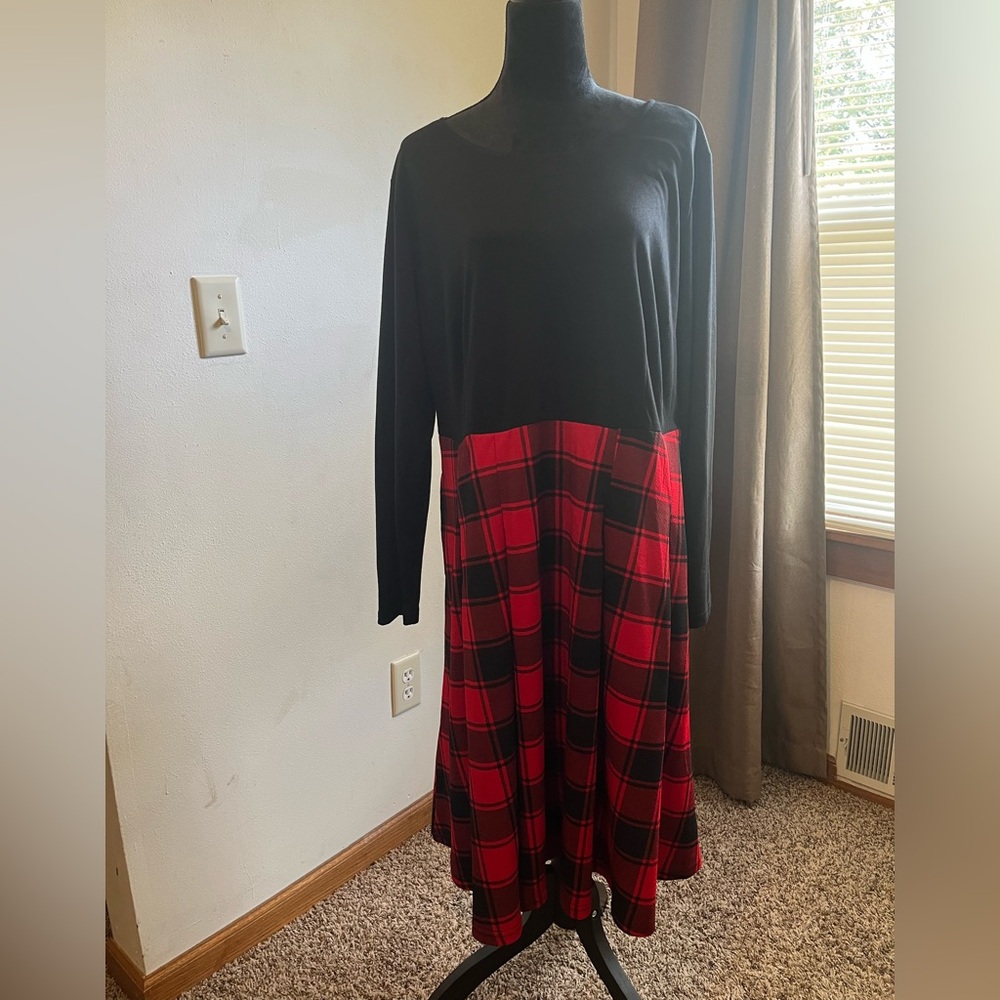 Nemidor Black and Red Plaid Women's Dress